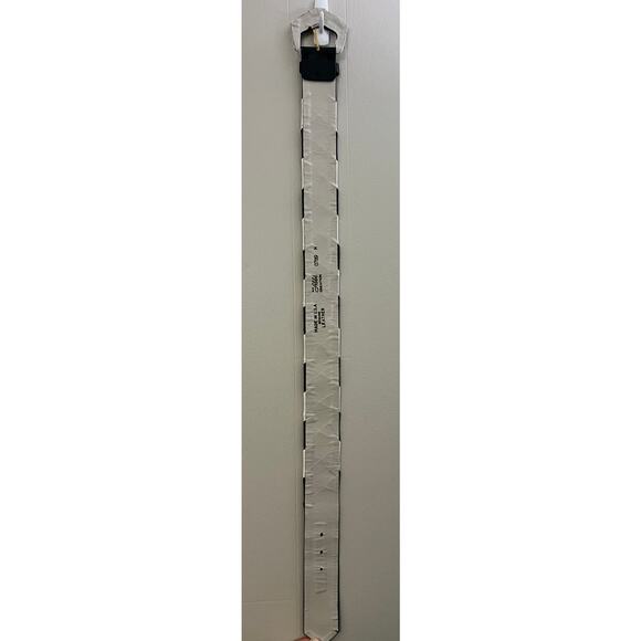 An Abbe Creation Vintage 80' Black and White Size Medium Chevron Leather Belt - Picture 2 of 5